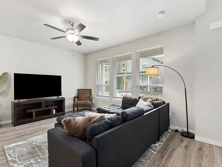 471 N Tessa Ln — Photo 31