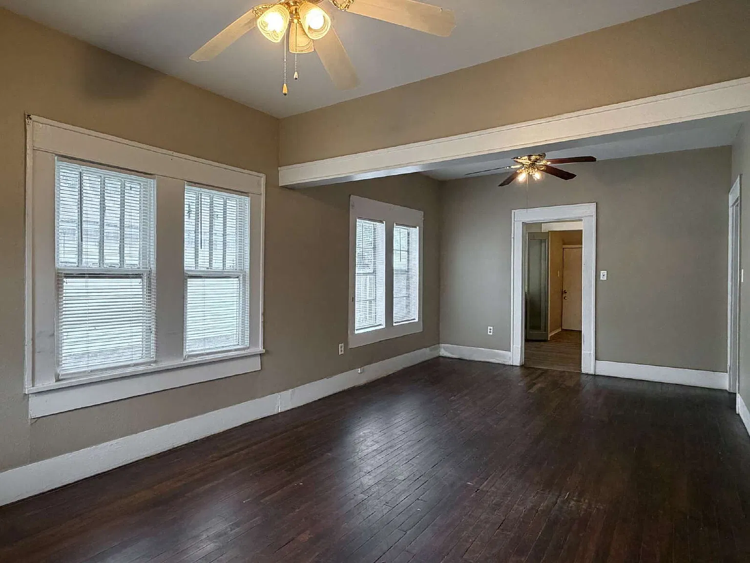 2 bed, 1.0 bath, 895 sqft, $800 — Photo 1