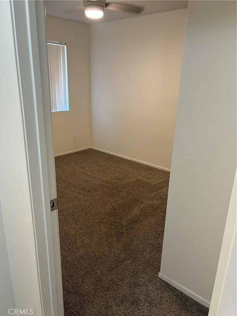 2 bed, 1000 sqft, $1,900 — Photo 2