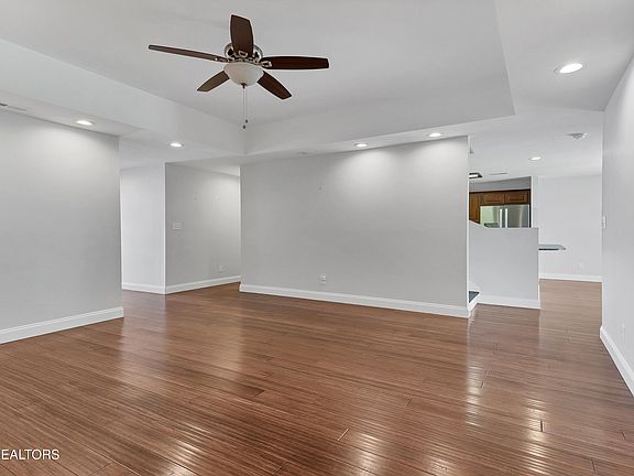 4th image of 2563 Keeneland Dr