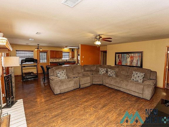 5th image of 1124 N Spring St