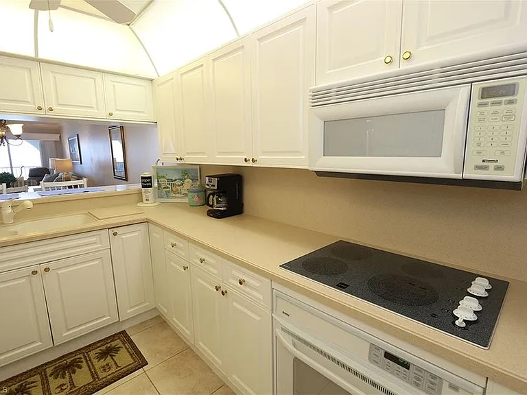 26000 Hickory Blvd #804 — Photo 10