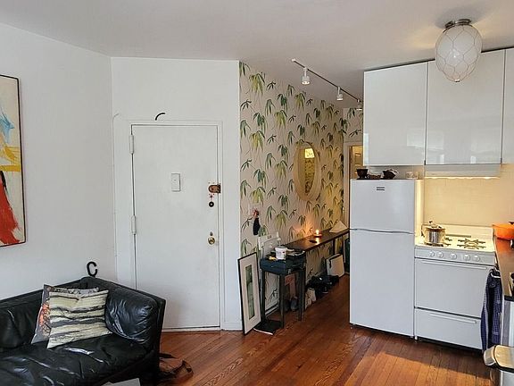 2nd image of 403 6th Ave #5