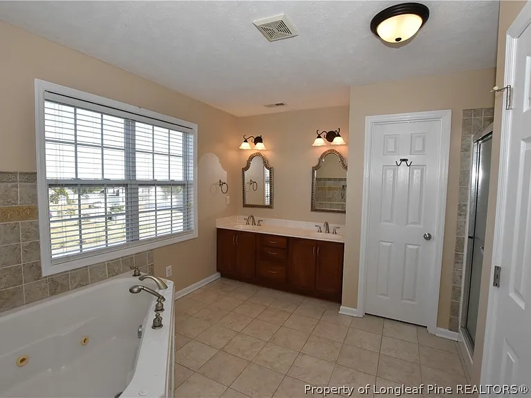 60 Scranton Ct — Photo 19