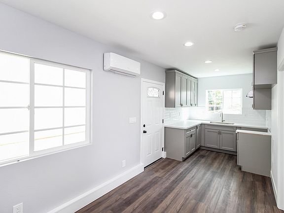 4th image of 3141 Frieda St #A