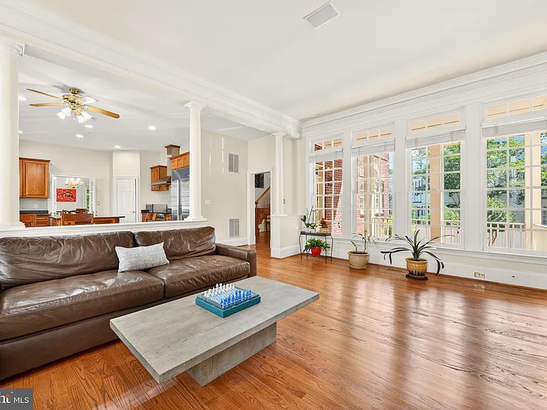 9860 Palace Green Way — Photo 12