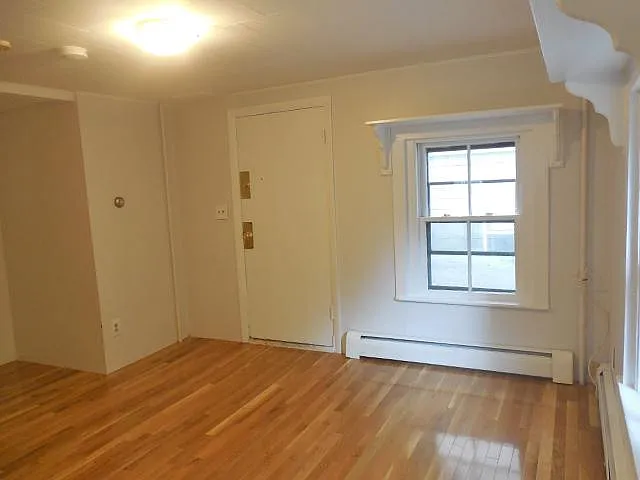 Building Photo - 10 Smith Ave #1R
