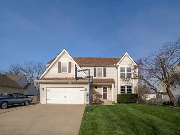 5420 Aminda St, Shawnee, KS 66226