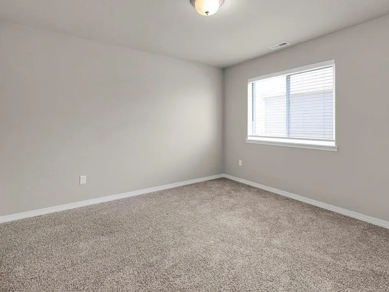 7567 Benecia Dr — Photo 17
