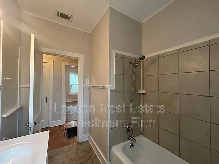 3802 Baltimore Ave — Photo 8