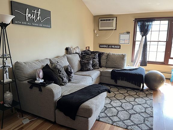 2nd image of 805 Smetana Rd APT 7-1