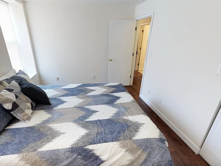 5390 Pershing Ave #305 — Photo 11