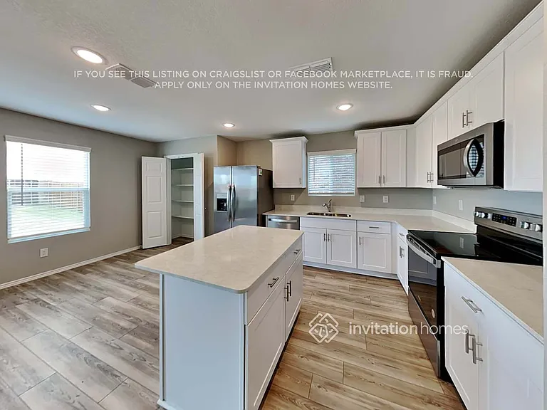 1511 Greyleaf — Photo 6