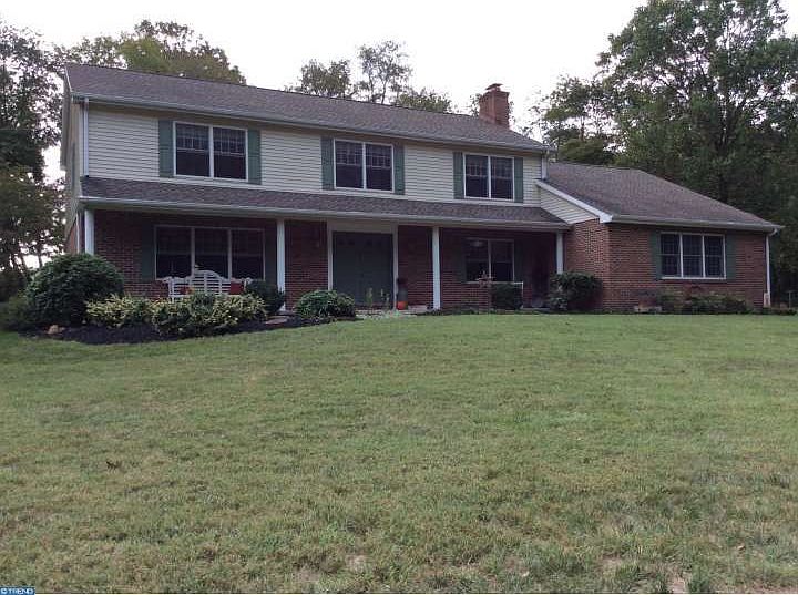 1st image of 128 Crystal Run Dr