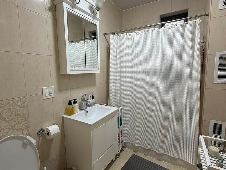1035 Washington Ave #2G — Photo 4