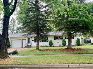 618 Cedar Ln, Moorhead, MN 56560