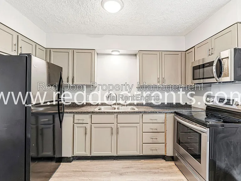 10291 Medallion Dr #150 — Photo 6