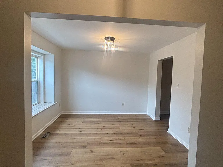 4220 Elm Ct — Photo 2