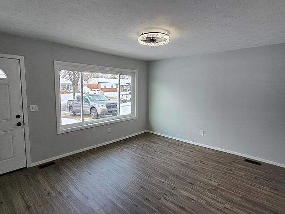 3rd image of 11518 Raphael Pl