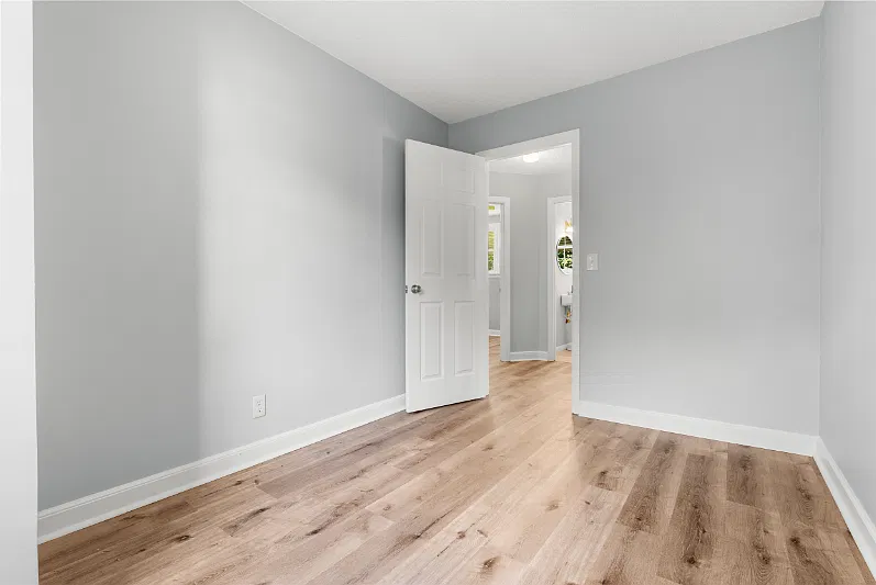 3 bed, 1.0 bath, 951 sqft, $1,350 — Photo 4
