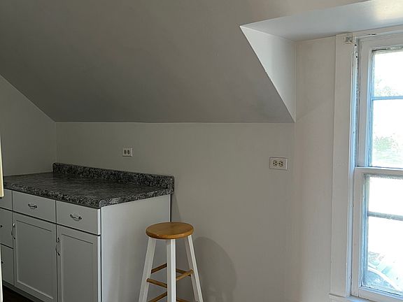2nd image of 424 Foster St