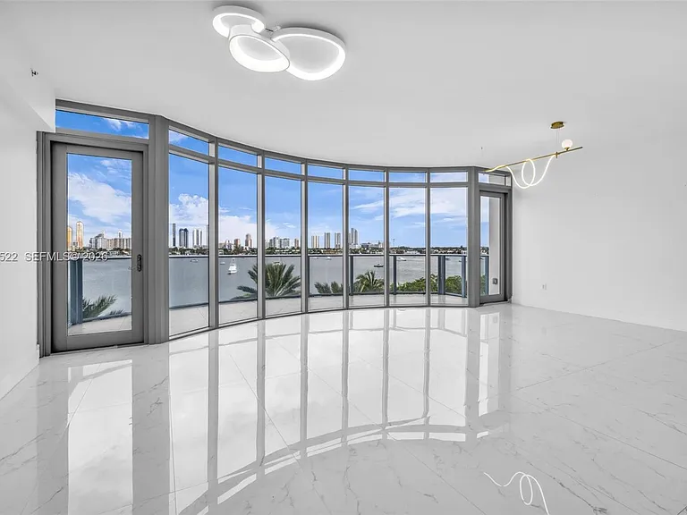 17111 Biscayne Blvd #411 — Photo 6