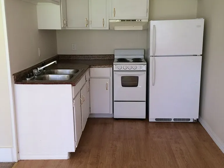 1437 Alabama St — Photo 4