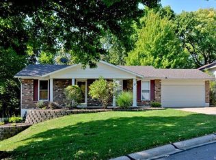 2 Raintree Dr, Saint Peters, MO 63376