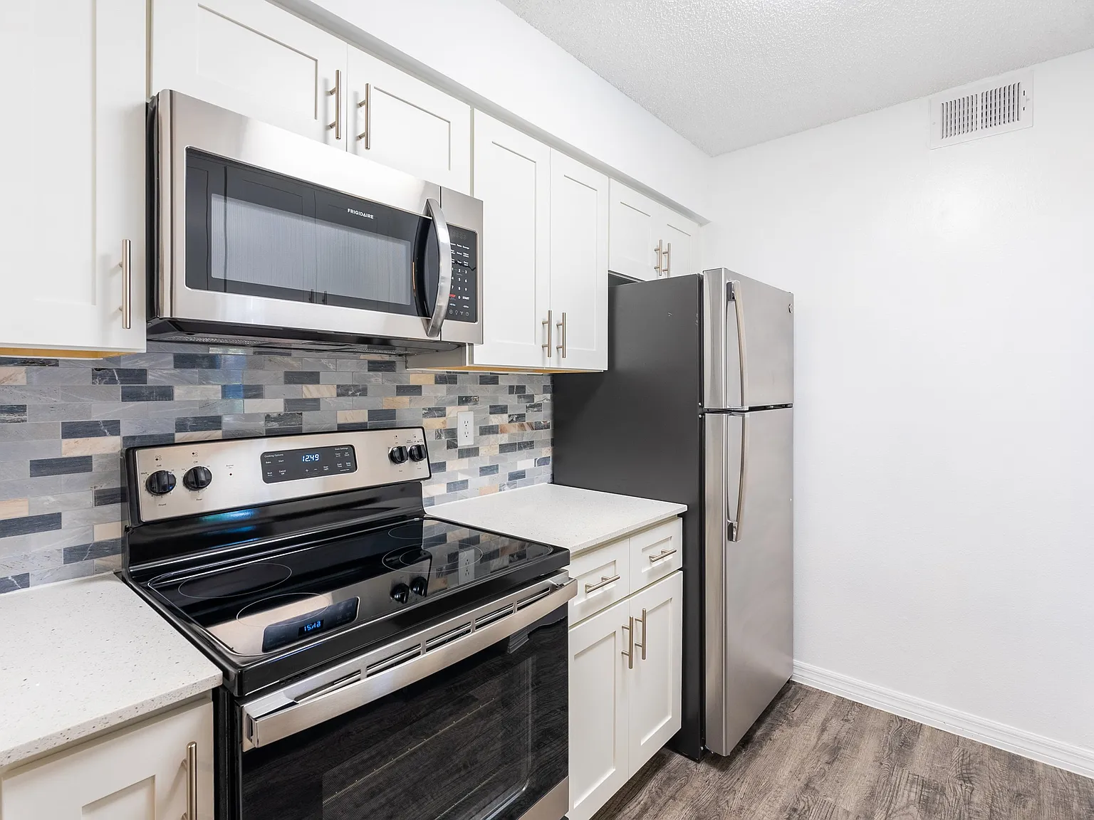 Fisherman's Landing Apartment Homes — Photo 2
