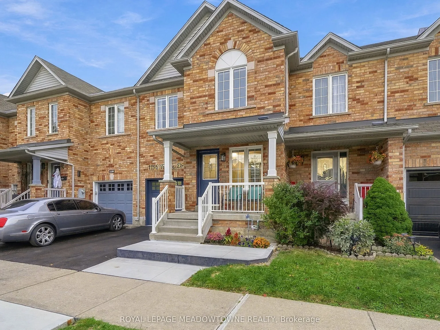 3 bed, $3,275 — Photo 2