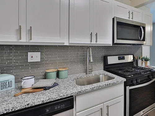 Cranbury Crossing Apartment Homes Photo 1