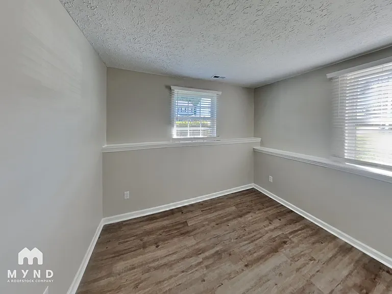 1106 Lady Banks Dr — Photo 17