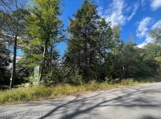 39 Beacon Ln, Factoryville, PA 18419