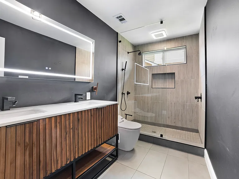 903 W Mary St — Photo 15