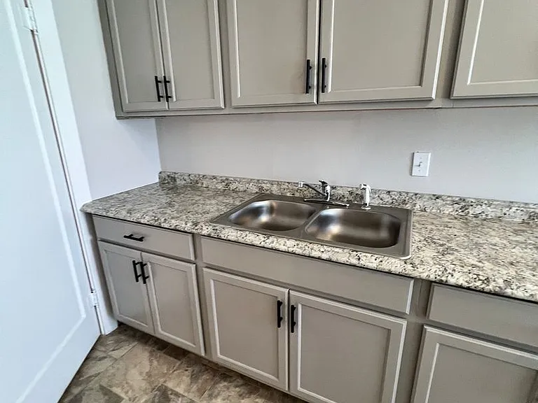 319 Harding Pl #2 — Photo 7