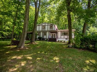 5833 Cassady Rd, Hermitage, PA 16148