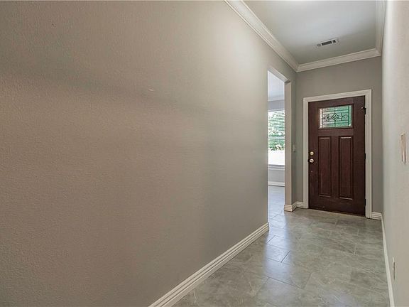 3rd image of 19 Murphy Dr