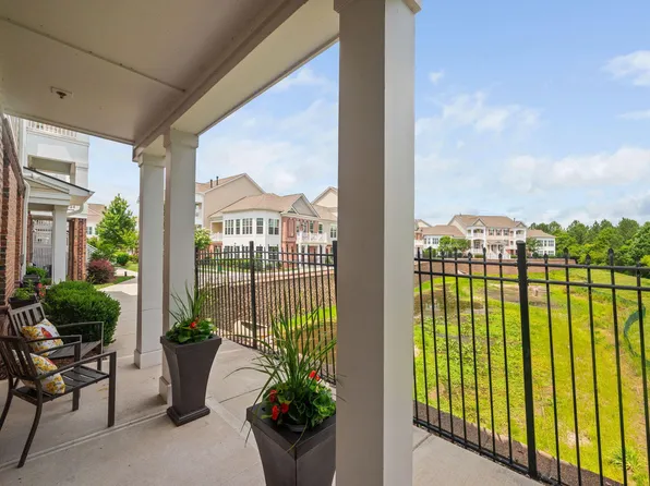10310 Sablewood Dr Unit 111, Raleigh, NC 27617
