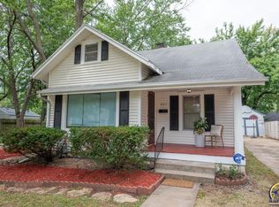 827 SW Cambridge Ave, Topeka, KS 66606