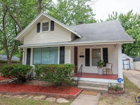 827 SW Cambridge Ave, Topeka, KS 66606