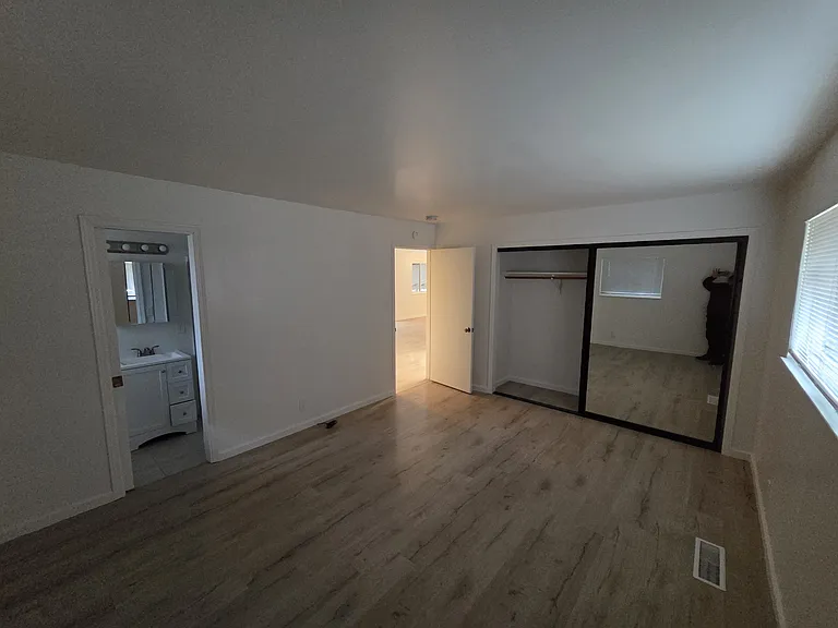 7855 Greenridge Way — Photo 17