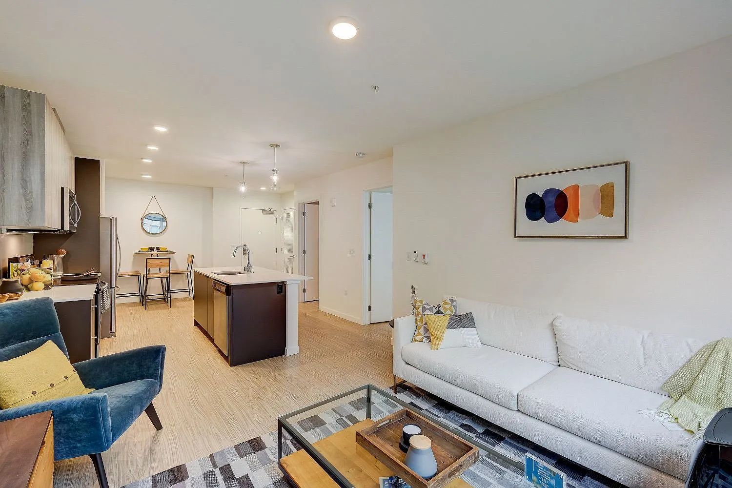 Augusta Apartments — Photo 4