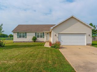 809 W Monroe St, Athens, IL 62613