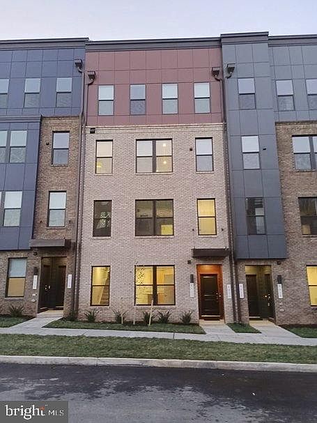 1st image of 4620 Olivine Dr #90
