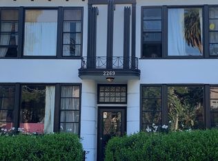 2269 N Beachwood Dr #100, Los Angeles, CA 90068