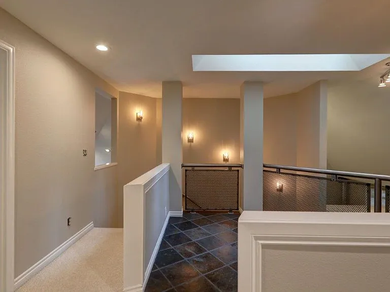 25451 SE 42nd Pl — Photo 14