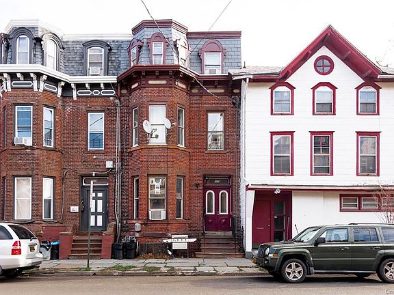 3rd image of 208 Liberty St