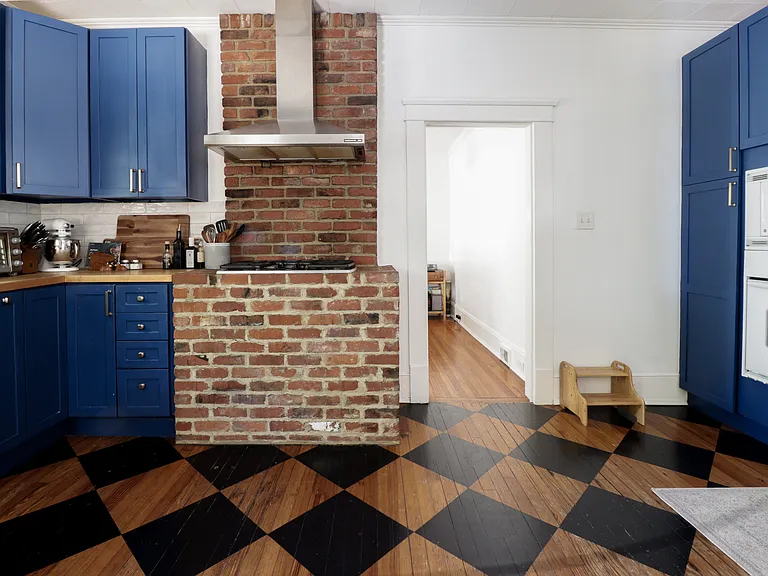 2203 Woodrow St — Photo 9