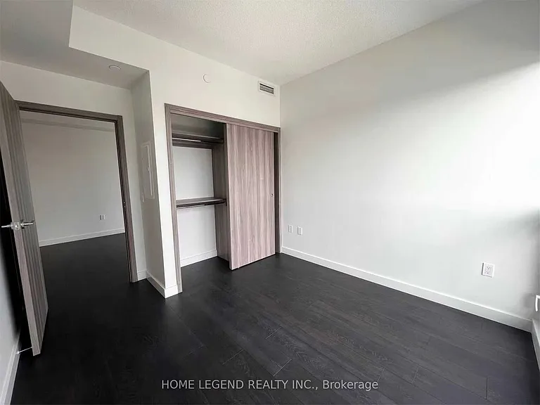 95 McMahon Dr #802 — Photo 17