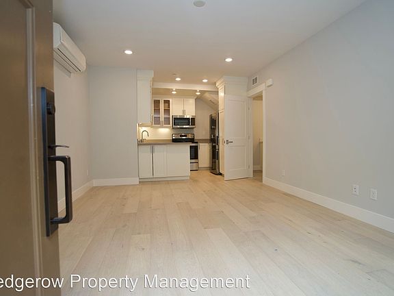 3rd image of 2230A Georgia St #A